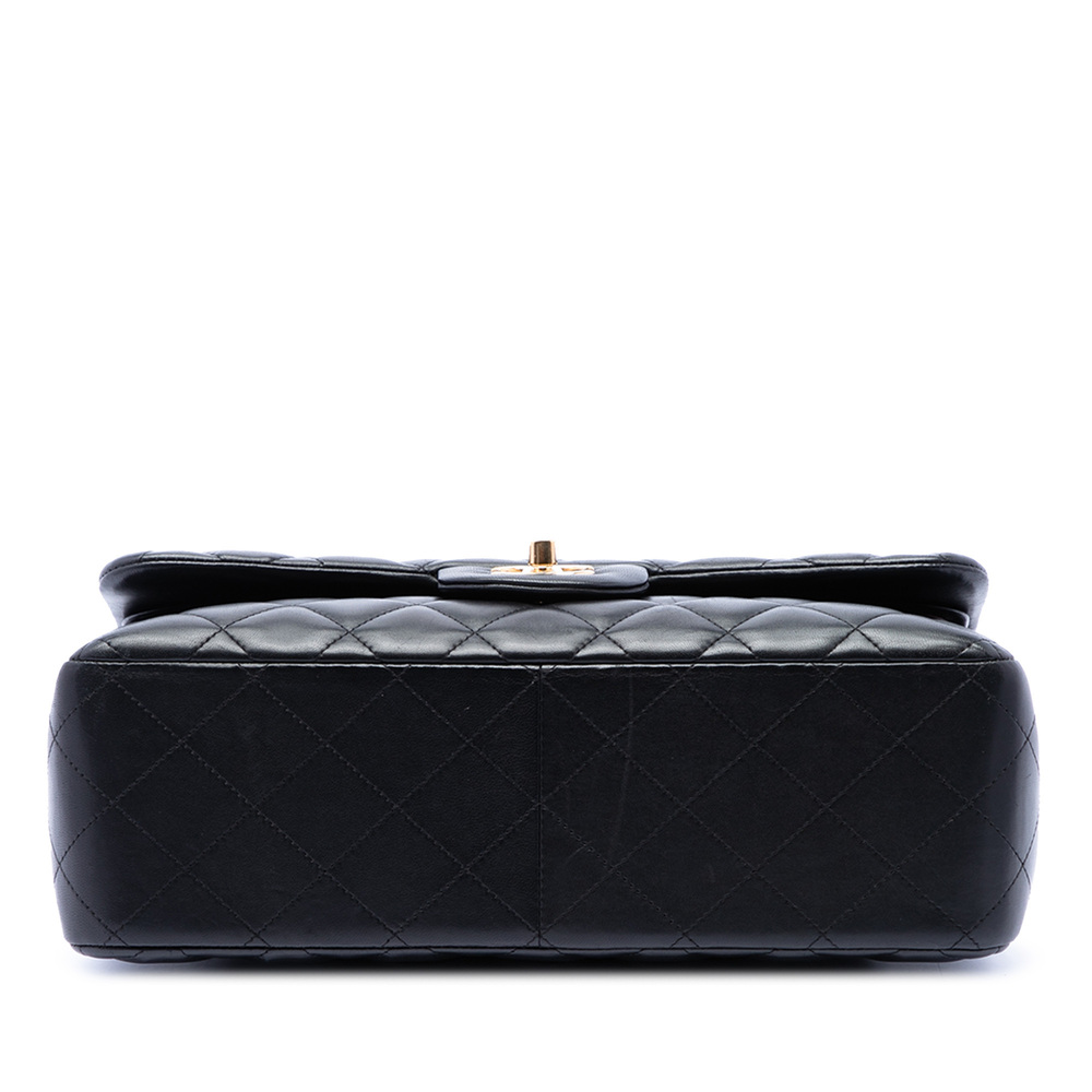 Pre-Loved Chanel Jumbo Classic Lambskin Double Flap - Picture 3 of 7